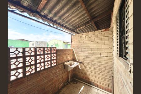 Casa para alugar com 70m², 2 quartos e 1 vaga Casa para alugar com 70m², 2 quartos e 1 vagaSacada