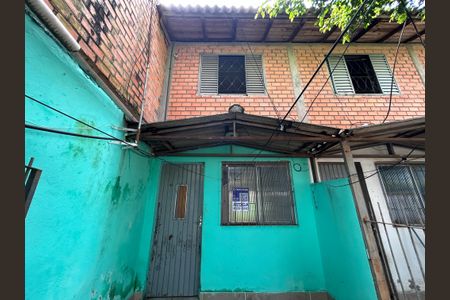 Casa para alugar com 70m², 2 quartos e 1 vaga Casa para alugar com 70m², 2 quartos e 1 vagaFachada