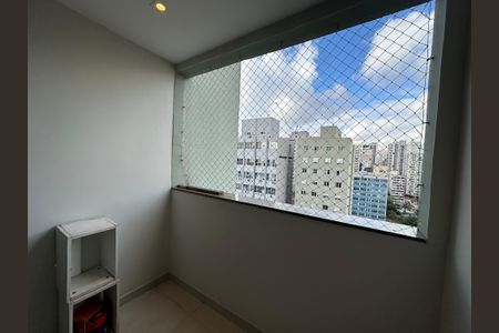 Apartamento à venda com 80m², 2 quartos e 1 vaga Apartamento à venda com 80m², 2 quartos e 1 vagaVaranda