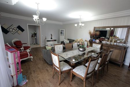Apartamento à venda com 180m², 3 quartos e 3 vagas Apartamento à venda com 180m², 3 quartos e 3 vagasSala de Jantar