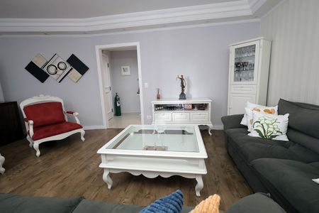 Apartamento à venda com 180m², 3 quartos e 3 vagas Apartamento à venda com 180m², 3 quartos e 3 vagasSala