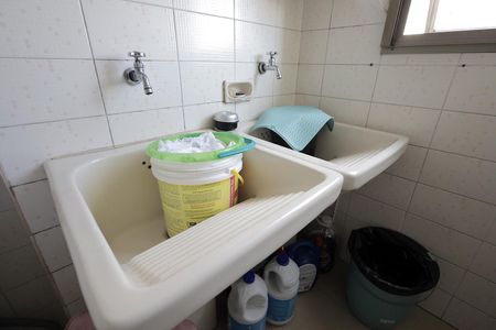 Apartamento à venda com 180m², 3 quartos e 3 vagas Apartamento à venda com 180m², 3 quartos e 3 vagasÁrea de Serviço