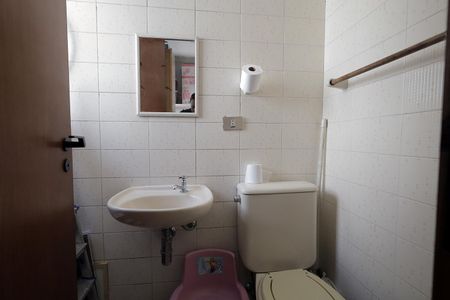 Apartamento à venda com 180m², 3 quartos e 3 vagas Apartamento à venda com 180m², 3 quartos e 3 vagasBanheiro de Serviço