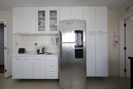 Apartamento à venda com 180m², 3 quartos e 3 vagas Apartamento à venda com 180m², 3 quartos e 3 vagasCozinha