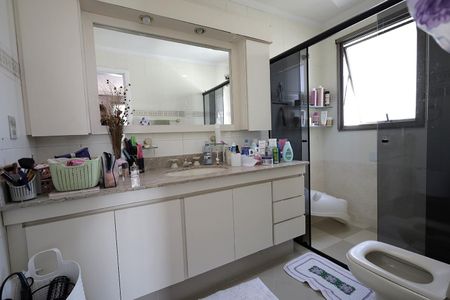 Apartamento à venda com 180m², 3 quartos e 3 vagas Apartamento à venda com 180m², 3 quartos e 3 vagasBanheiro Suíte 3