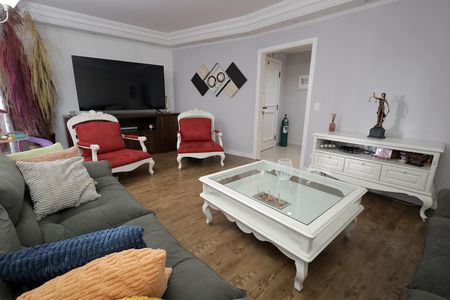 Apartamento à venda com 180m², 3 quartos e 3 vagas Apartamento à venda com 180m², 3 quartos e 3 vagasSala