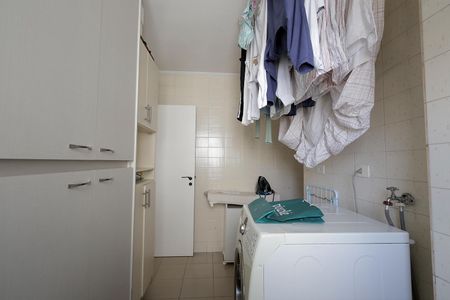 Apartamento à venda com 180m², 3 quartos e 3 vagas Apartamento à venda com 180m², 3 quartos e 3 vagasÁrea de Serviço