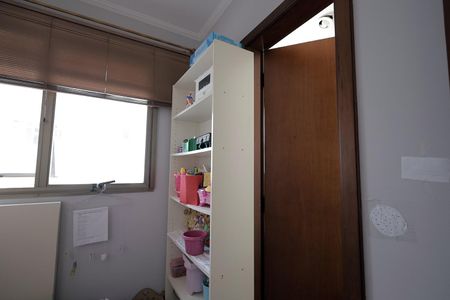 Apartamento à venda com 180m², 3 quartos e 3 vagas Apartamento à venda com 180m², 3 quartos e 3 vagasÁrea de Serviço