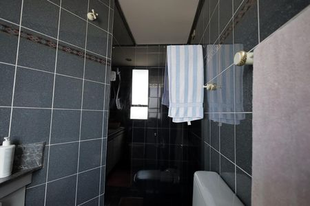 Apartamento à venda com 180m², 3 quartos e 3 vagas Apartamento à venda com 180m², 3 quartos e 3 vagasBanheiro Suíte 2