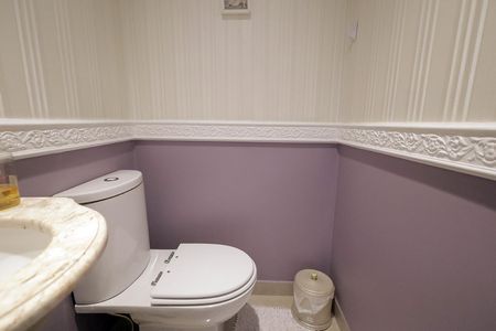 Apartamento à venda com 180m², 3 quartos e 3 vagas Apartamento à venda com 180m², 3 quartos e 3 vagasLavabo