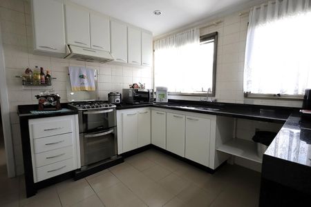 Apartamento à venda com 180m², 3 quartos e 3 vagas Apartamento à venda com 180m², 3 quartos e 3 vagasCozinha