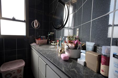 Apartamento à venda com 180m², 3 quartos e 3 vagas Apartamento à venda com 180m², 3 quartos e 3 vagasBanheiro Suíte 2