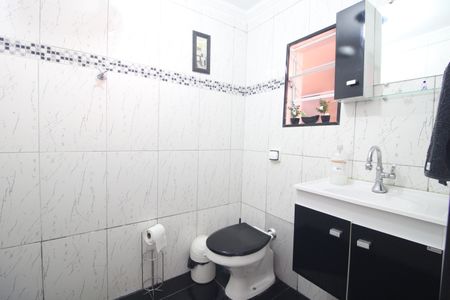 Casa à venda com 70m², 2 quartos e sem vagaÁrea comum - Banheiro