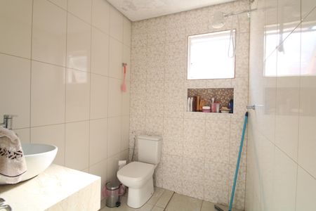 Banheiro de casa à venda com 2 quartos, 70m² em Vila Arriete, São Paulo
