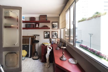 Apartamento para alugar com 130m², 2 quartos e 2 vagas Apartamento para alugar com 130m², 2 quartos e 2 vagasEscritório