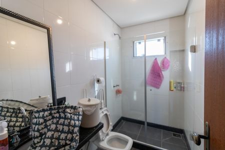 Casa de condomínio à venda com 175m², 3 quartos e 1 vagaBanheiro da Suíte 2