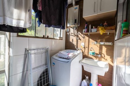 Casa de condomínio à venda com 175m², 3 quartos e 1 vagaÁrea de Serviço