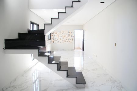 Casa à venda com 169m², 3 quartos e 7 vagasSala