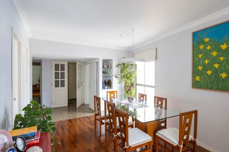 Apartamento à venda com 117m², 3 quartos e 2 vagas Apartamento à venda com 117m², 3 quartos e 2 vagasSala