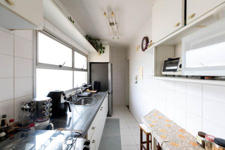 Apartamento à venda com 117m², 3 quartos e 2 vagas Apartamento à venda com 117m², 3 quartos e 2 vagasCozinha