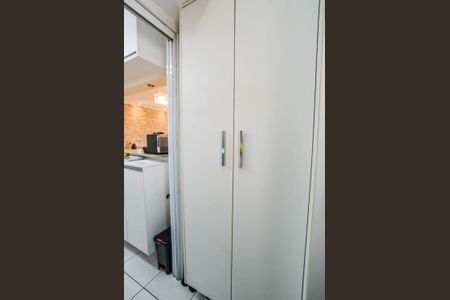 Apartamento à venda com 77m², 2 quartos e 2 vagas Apartamento à venda com 77m², 2 quartos e 2 vagasÁrea de Serviço