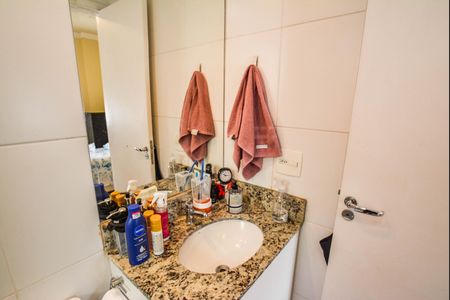 Apartamento à venda com 77m², 2 quartos e 2 vagas Apartamento à venda com 77m², 2 quartos e 2 vagasBanheiro da Suíte 2