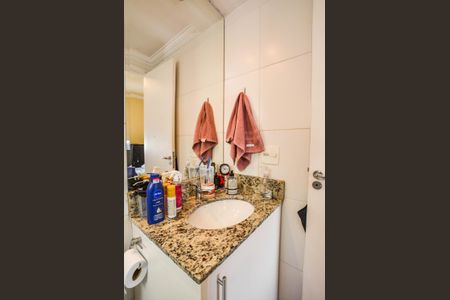 Apartamento à venda com 77m², 2 quartos e 2 vagas Apartamento à venda com 77m², 2 quartos e 2 vagasBanheiro da Suíte 2