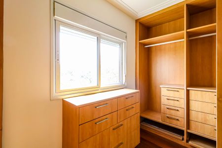 Apartamento à venda com 90m², 2 quartos e 1 vaga Apartamento à venda com 90m², 2 quartos e 1 vagaCloset da suíte