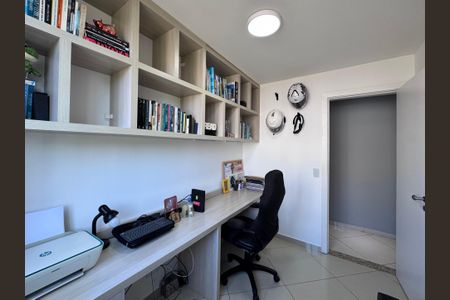 Apartamento para alugar com 77m², 3 quartos e 2 vagasQuarto 2