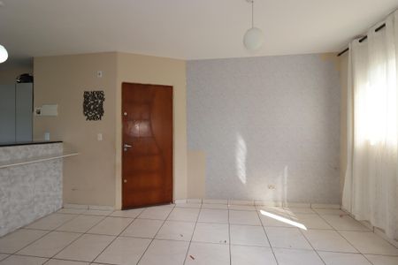 Sala de apartamento para alugar com 2 quartos, 55m² em Cidade São Jorge, Santo André