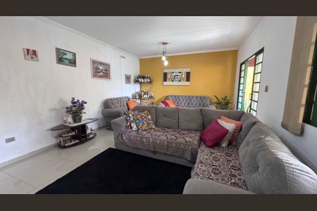 Casa à venda com 293m², 5 quartos e 4 vagas Casa à venda com 293m², 5 quartos e 4 vagasSala