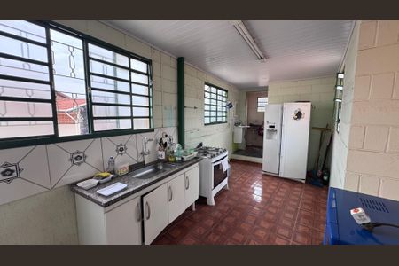 Casa à venda com 293m², 5 quartos e 4 vagas Casa à venda com 293m², 5 quartos e 4 vagasCozinha