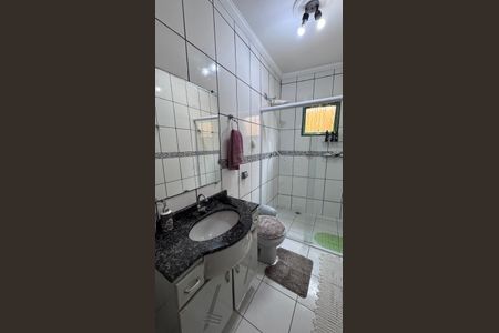 Casa à venda com 293m², 5 quartos e 4 vagas Casa à venda com 293m², 5 quartos e 4 vagasBanheiro