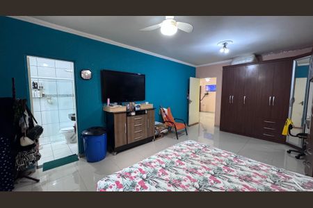 Casa à venda com 293m², 5 quartos e 4 vagas Casa à venda com 293m², 5 quartos e 4 vagasSuíte