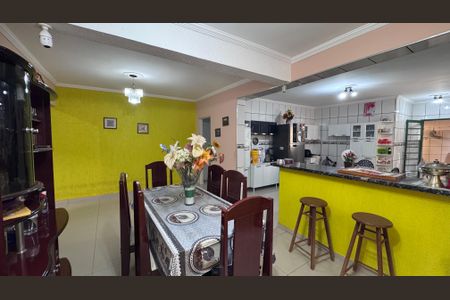 Casa à venda com 293m², 5 quartos e 4 vagas Casa à venda com 293m², 5 quartos e 4 vagasCopa