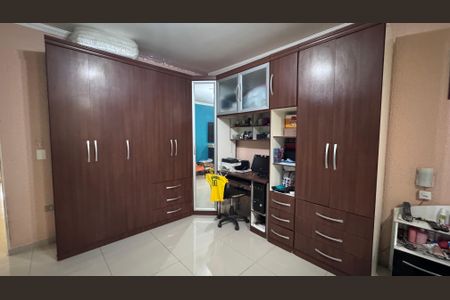 Casa à venda com 293m², 5 quartos e 4 vagas Casa à venda com 293m², 5 quartos e 4 vagasSuíte