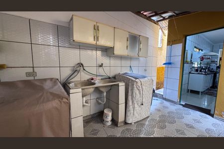 Casa à venda com 293m², 5 quartos e 4 vagas Casa à venda com 293m², 5 quartos e 4 vagasÁrea de Serviço