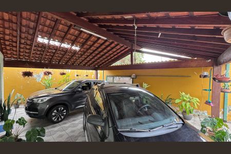 Casa à venda com 293m², 5 quartos e 4 vagas Casa à venda com 293m², 5 quartos e 4 vagasGaragem