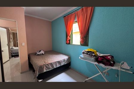Casa à venda com 293m², 5 quartos e 4 vagas Casa à venda com 293m², 5 quartos e 4 vagasQuarto 2
