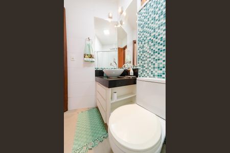 Apartamento à venda com 174m², 4 quartos e 2 vagas Apartamento à venda com 174m², 4 quartos e 2 vagasBanheiro social 2