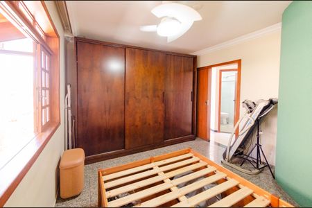 Apartamento à venda com 174m², 4 quartos e 2 vagas Apartamento à venda com 174m², 4 quartos e 2 vagasQuarto 1