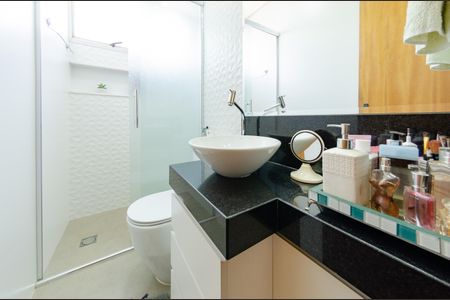 Apartamento à venda com 174m², 4 quartos e 2 vagas Apartamento à venda com 174m², 4 quartos e 2 vagasBanheiro suíte