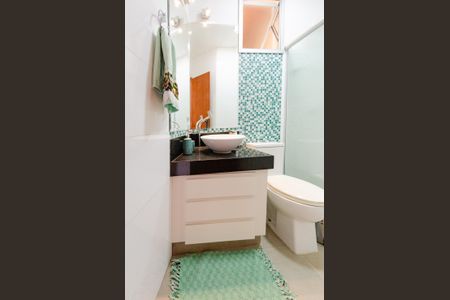 Apartamento à venda com 174m², 4 quartos e 2 vagas Apartamento à venda com 174m², 4 quartos e 2 vagasBanheiro social 2