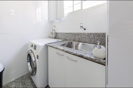 Apartamento à venda com 174m², 4 quartos e 2 vagas Apartamento à venda com 174m², 4 quartos e 2 vagasÁrea de serviço