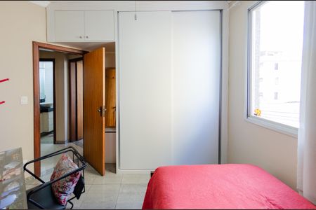 Apartamento à venda com 174m², 4 quartos e 2 vagas Apartamento à venda com 174m², 4 quartos e 2 vagasQuarto 2
