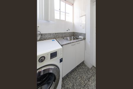 Apartamento à venda com 174m², 4 quartos e 2 vagas Apartamento à venda com 174m², 4 quartos e 2 vagasÁrea de serviço