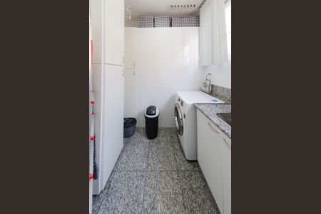 Apartamento à venda com 174m², 4 quartos e 2 vagas Apartamento à venda com 174m², 4 quartos e 2 vagasÁrea de serviço