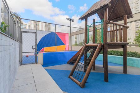 Apartamento à venda com 71m², 2 quartos e 1 vaga Apartamento à venda com 71m², 2 quartos e 1 vagaÁrea comum - Playground