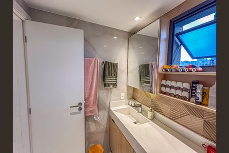 Apartamento à venda com 87m², 3 quartos e 1 vaga Apartamento à venda com 87m², 3 quartos e 1 vagaBanheiro Social