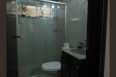 Banheiro de apartamento para alugar com 2 quartos, 64m² em Aliança, Osasco